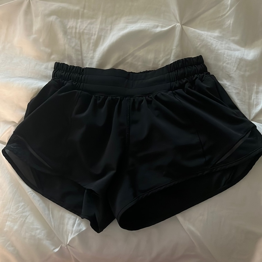 Brand new lululemon hottty hot shorts 2.5 inseam